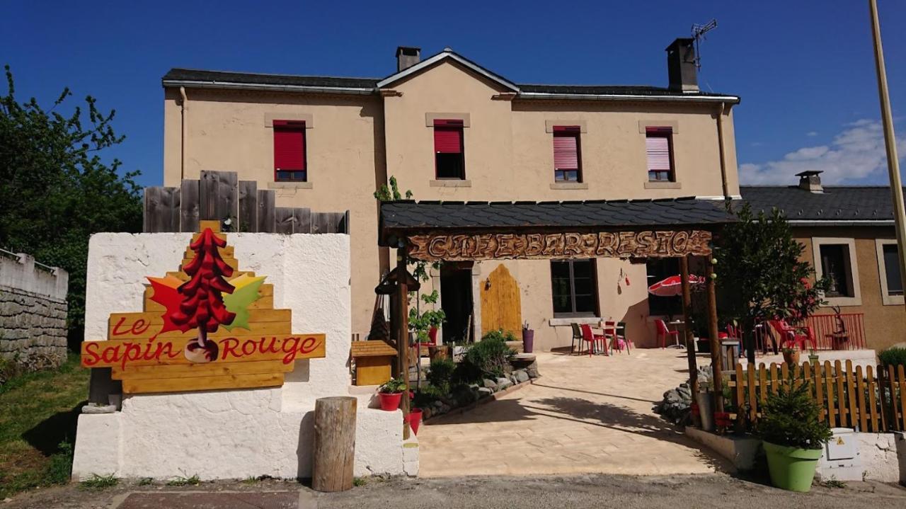 Le Sapin Rouge - Restaurant - Bar - Chambres D'Hotes Artigues  Exteriör bild